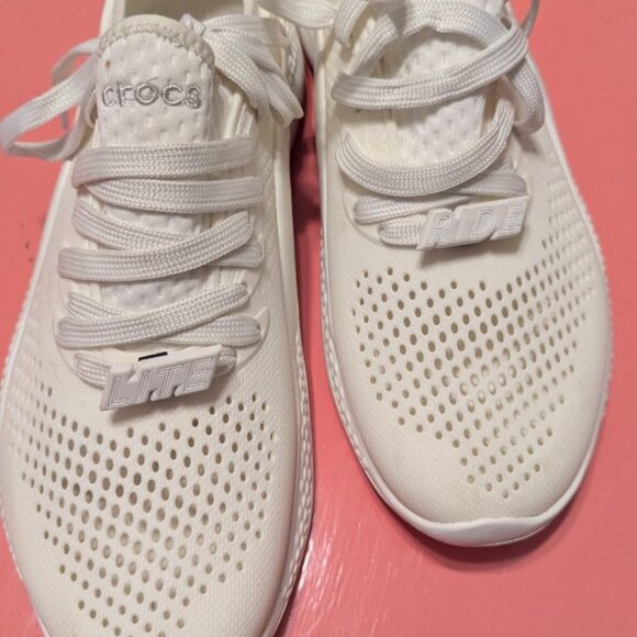 Crocs white waterproof sneaker size 9 - Picture 3 of 8